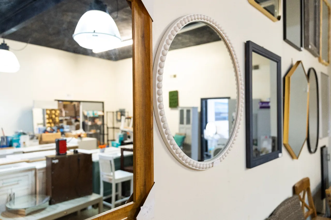 White Beaded Round Mirror โ image 1