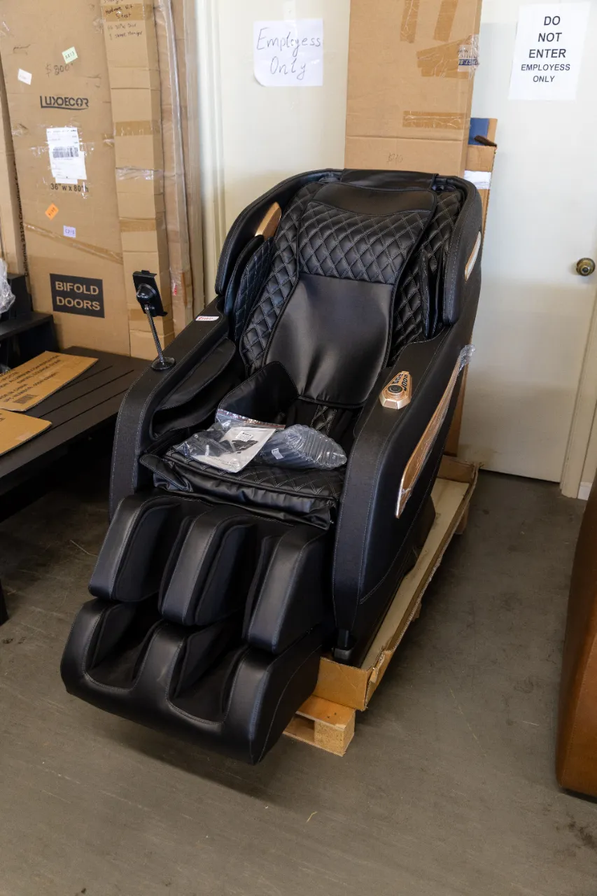 Black Massage Chair โ image 1